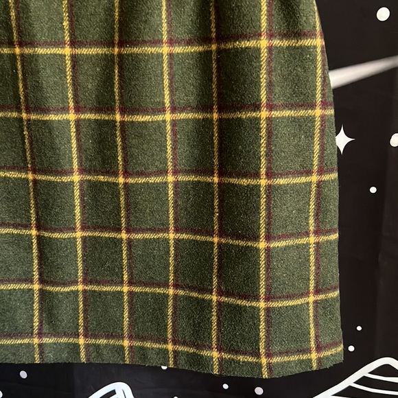 Green Plaid Skirt - Picture 4 of 7